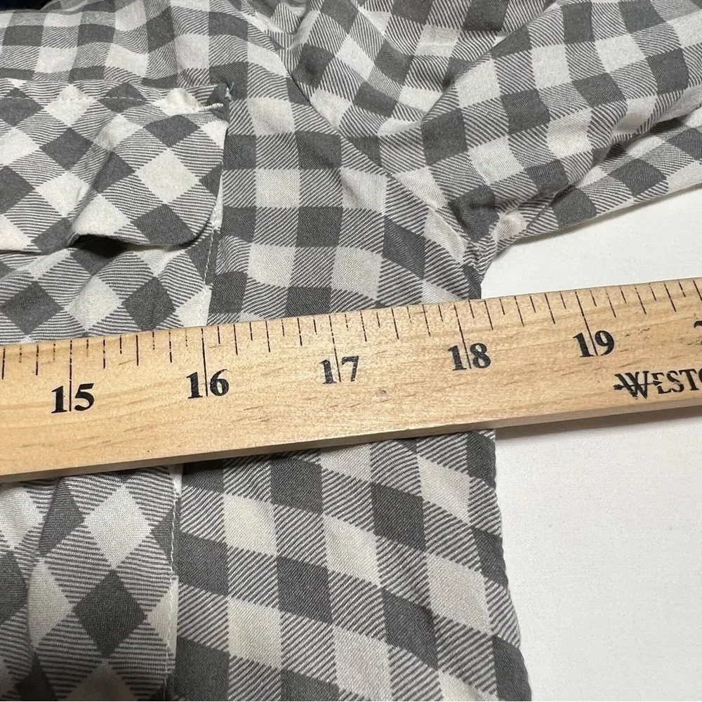 H&M 100% Modal Taupe and White Checkered Button Down Shirt‎ - Picture 5 of 6